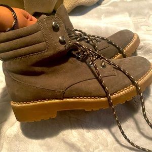 Dark green timberlands!